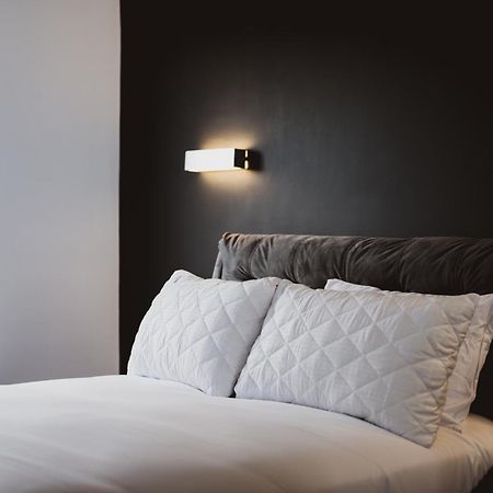 Luxury Apartment By Ocean Village Marina Southampton Esterno foto