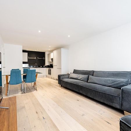 Luxury Apartment By Ocean Village Marina Southampton Esterno foto