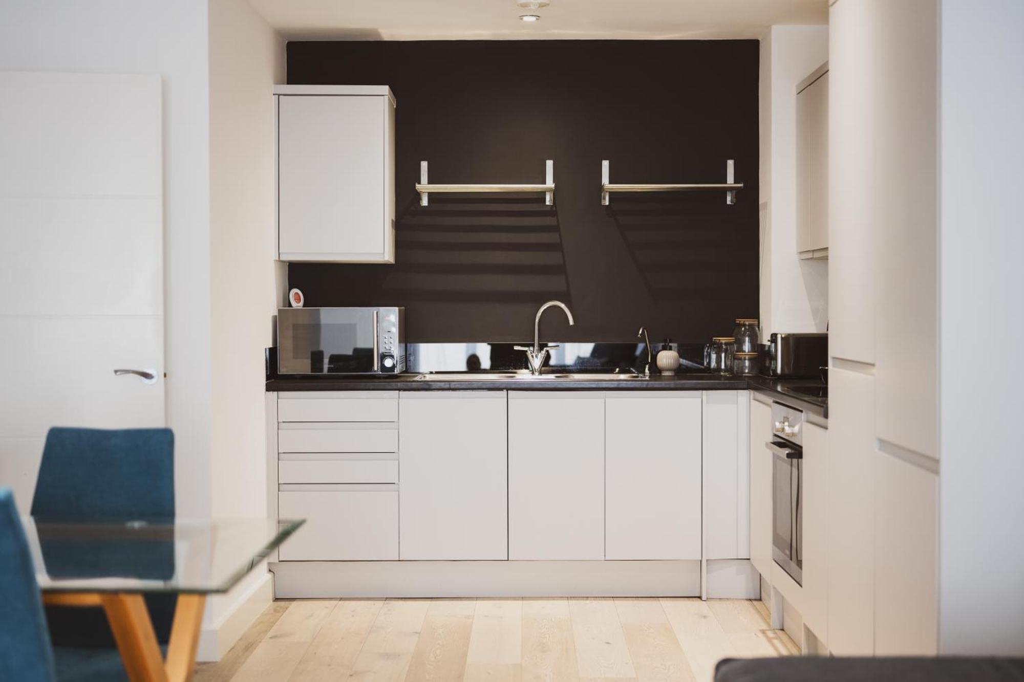 Luxury Apartment By Ocean Village Marina Southampton Esterno foto